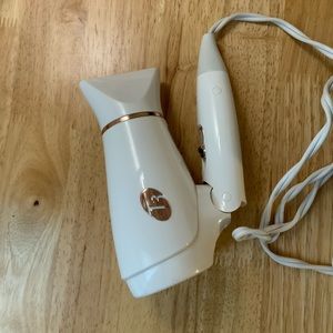 T3 Hair dryer travel size